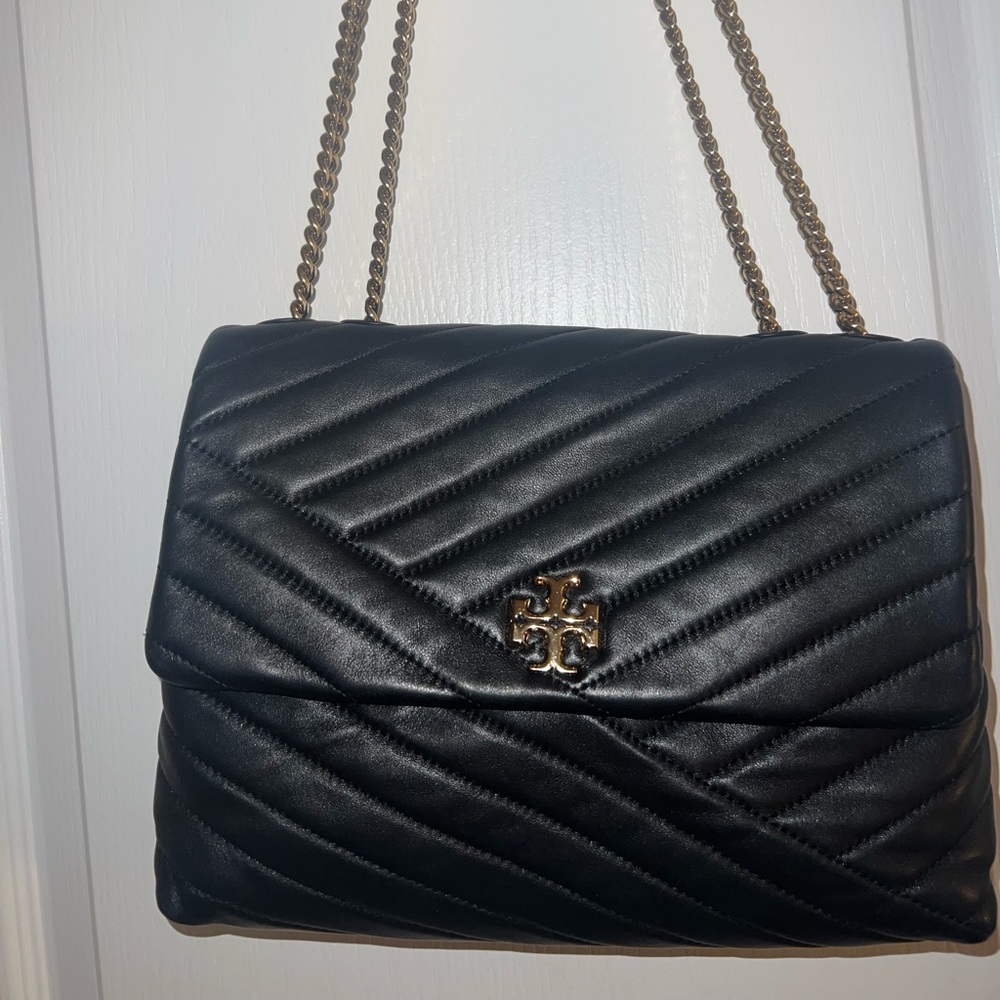 Tory Burch Kira Chevron Convertible Shoulder Bag - Picture 4 of 16